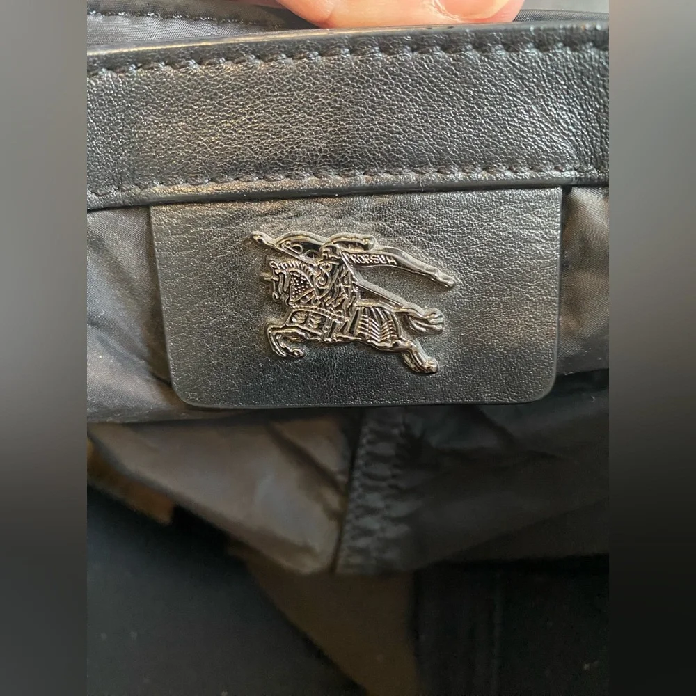 Burberry authentic buckleigh